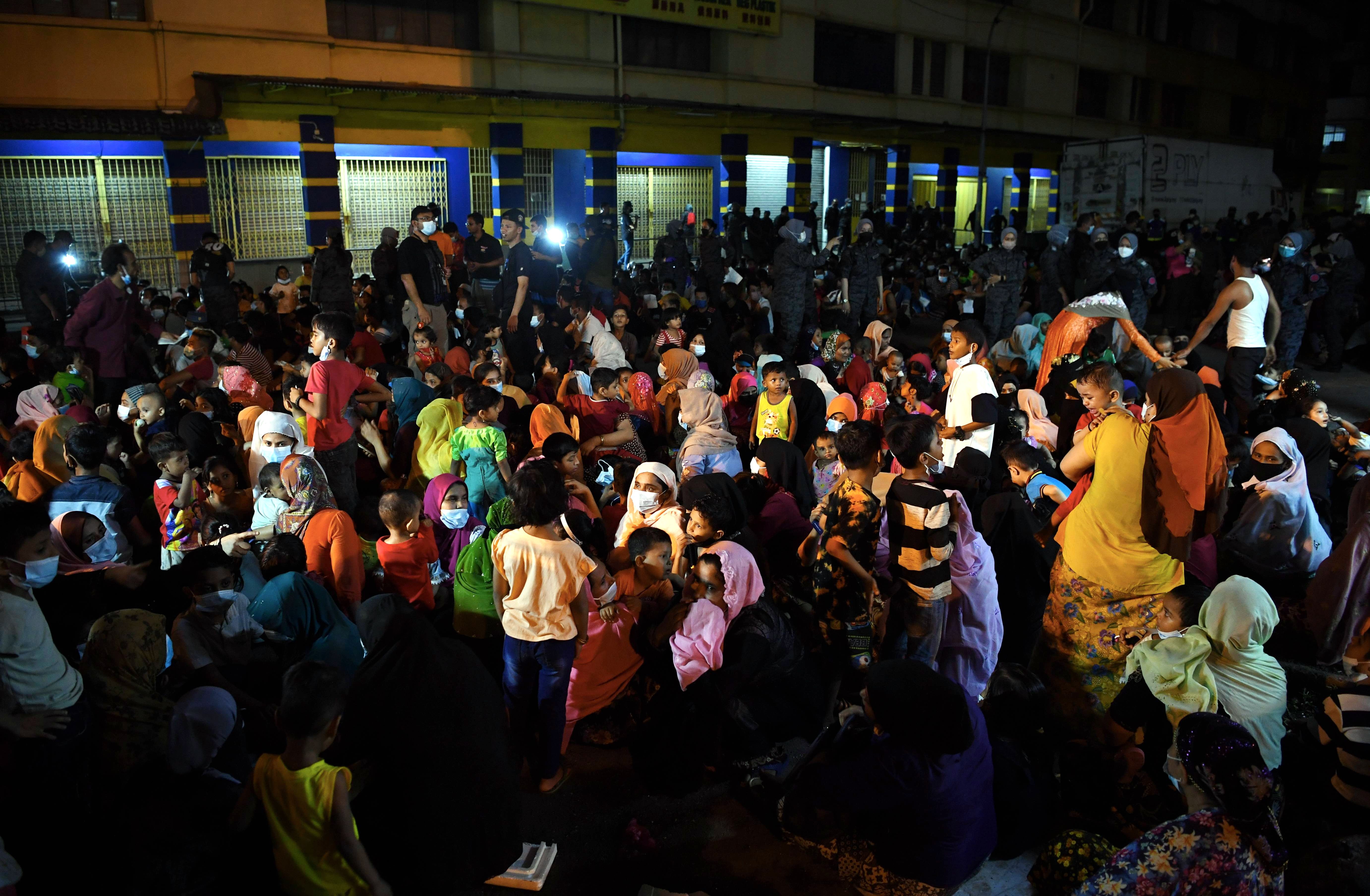 Imigresen tahan 49 warga asing dalam operasi di kondominium