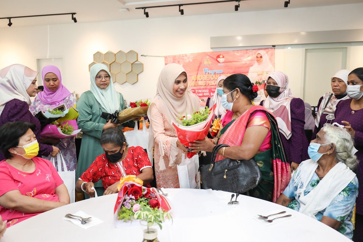 雪妇女慈善会拨20万 800患者获医药费援助