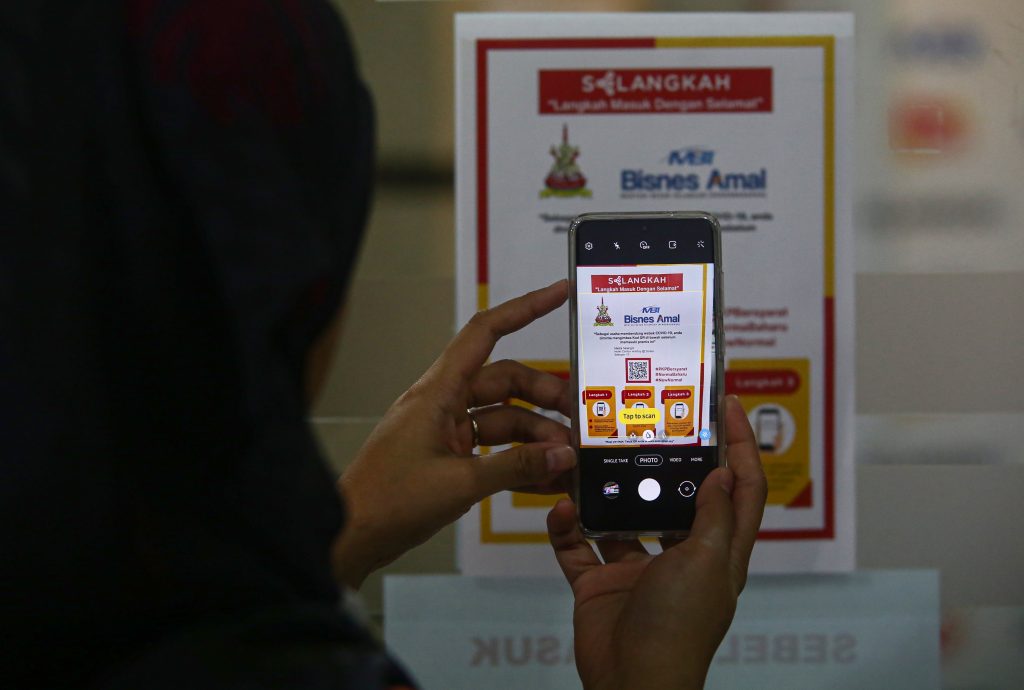 Selangor proposes mandatory use of SELangkah app to curb Covid-19 spread