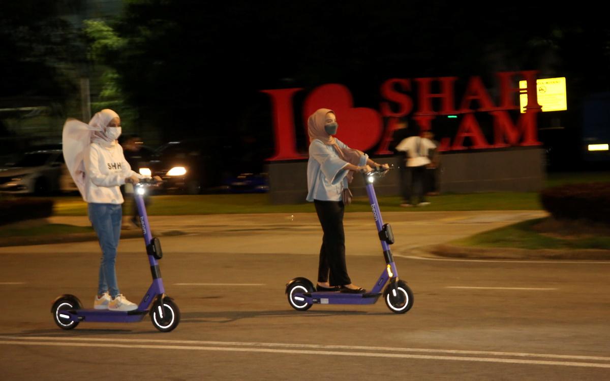 மெர்டேக்கா சதுக்கத்தில் மின்- ஸ்கூட்டர்களை ஓட்டுவதற்கு அனுமதியில்லை