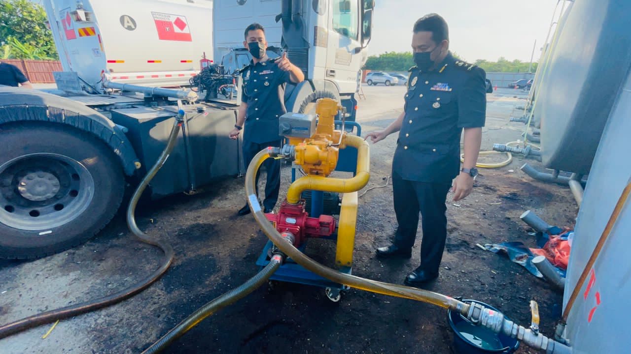 KPDNHEP sita 9,000 liter minyak diesel bersubsidi di Balakong
