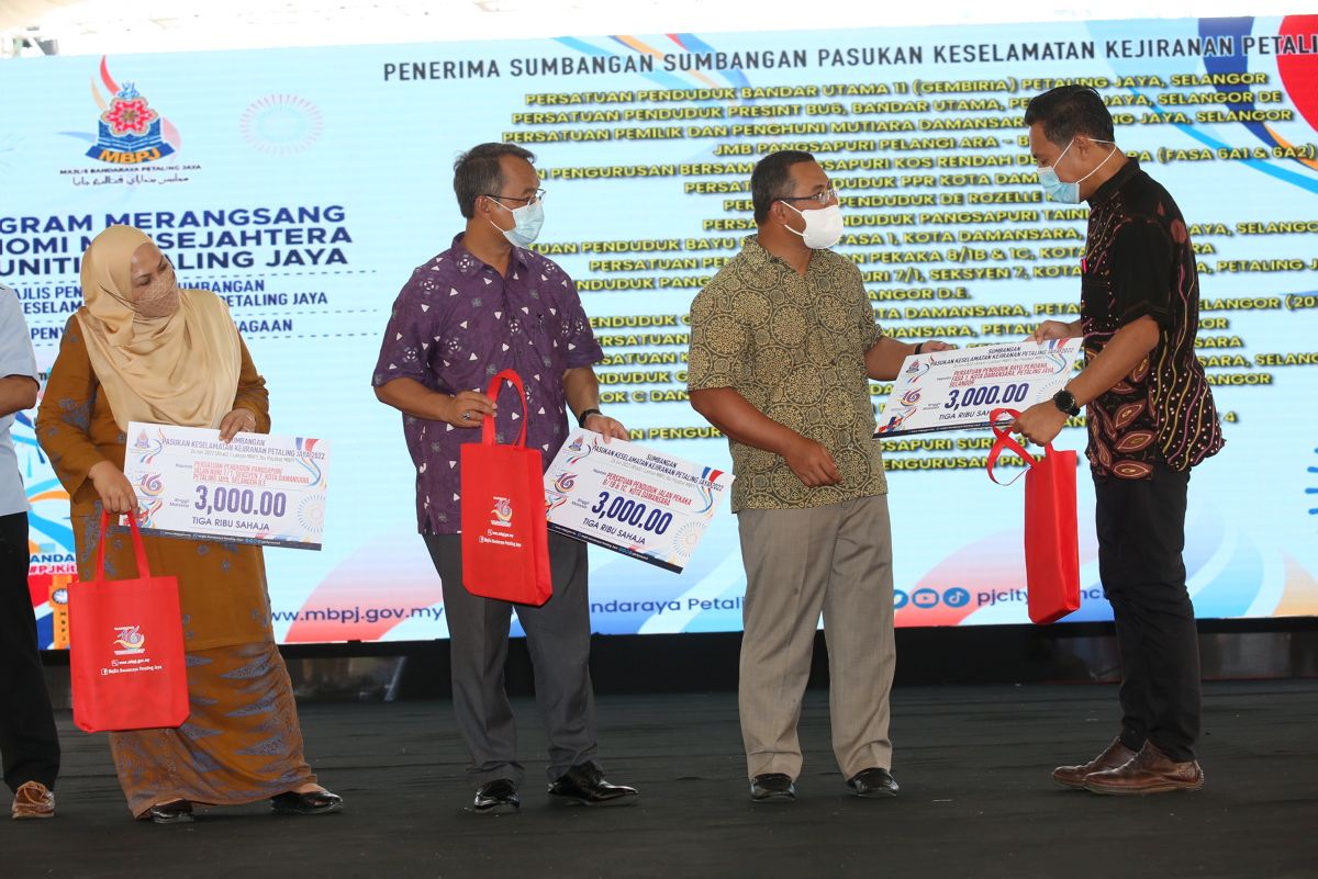 灵市厅续发临时执照  助受冲击小贩商度难关