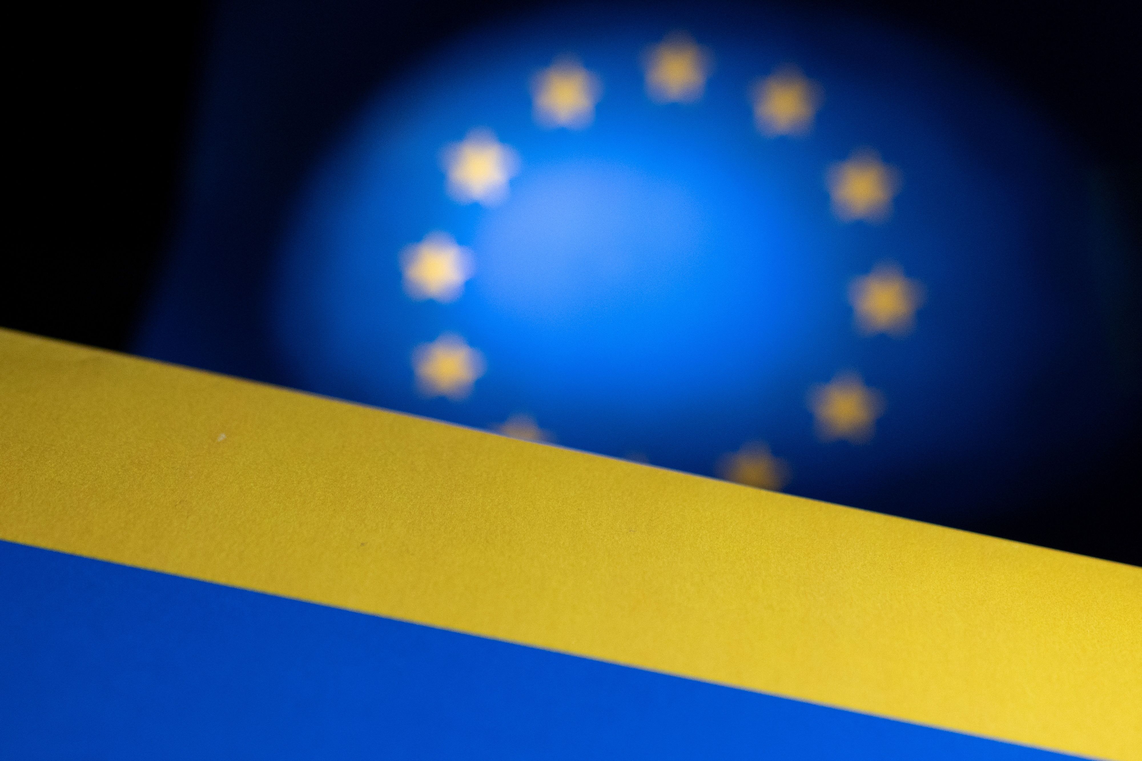 EU grants Ukraine candidate status, 'beginning a long journey together'