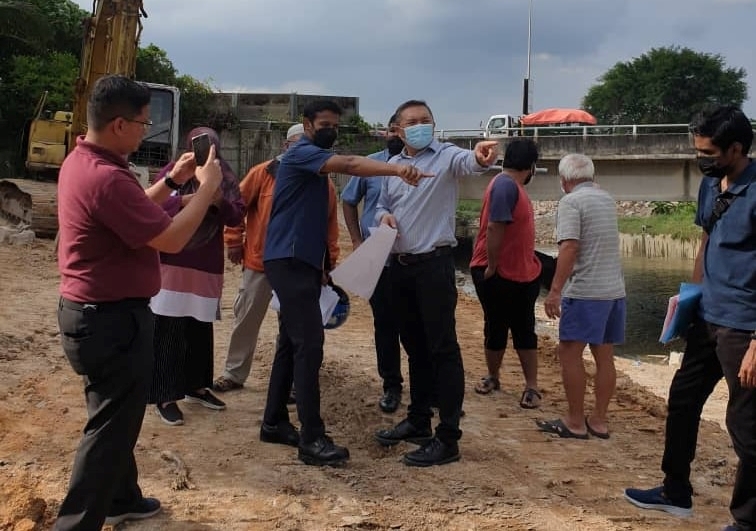 Kerja pengukuhan tebing atasi bah di Taman Kinrara siap Ogos