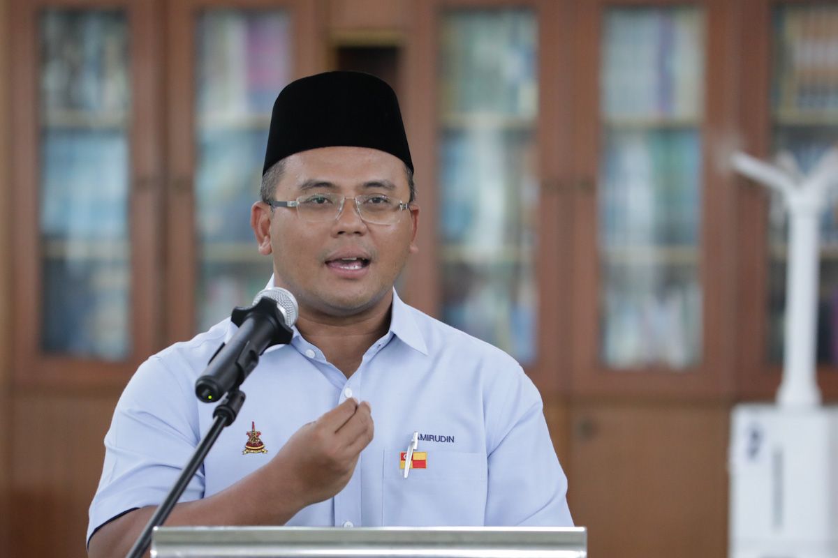 உலு லங்காட் மாவட்டத்தில் பள்ளிகளைச் சீரமைக்க வெ.20 லட்சம் ஒதுக்கீடு