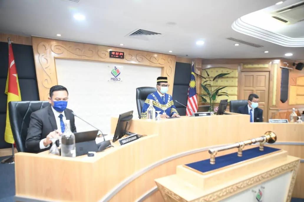 逐渐摆脱疫情影响 梳邦市厅首半年进账1.5亿