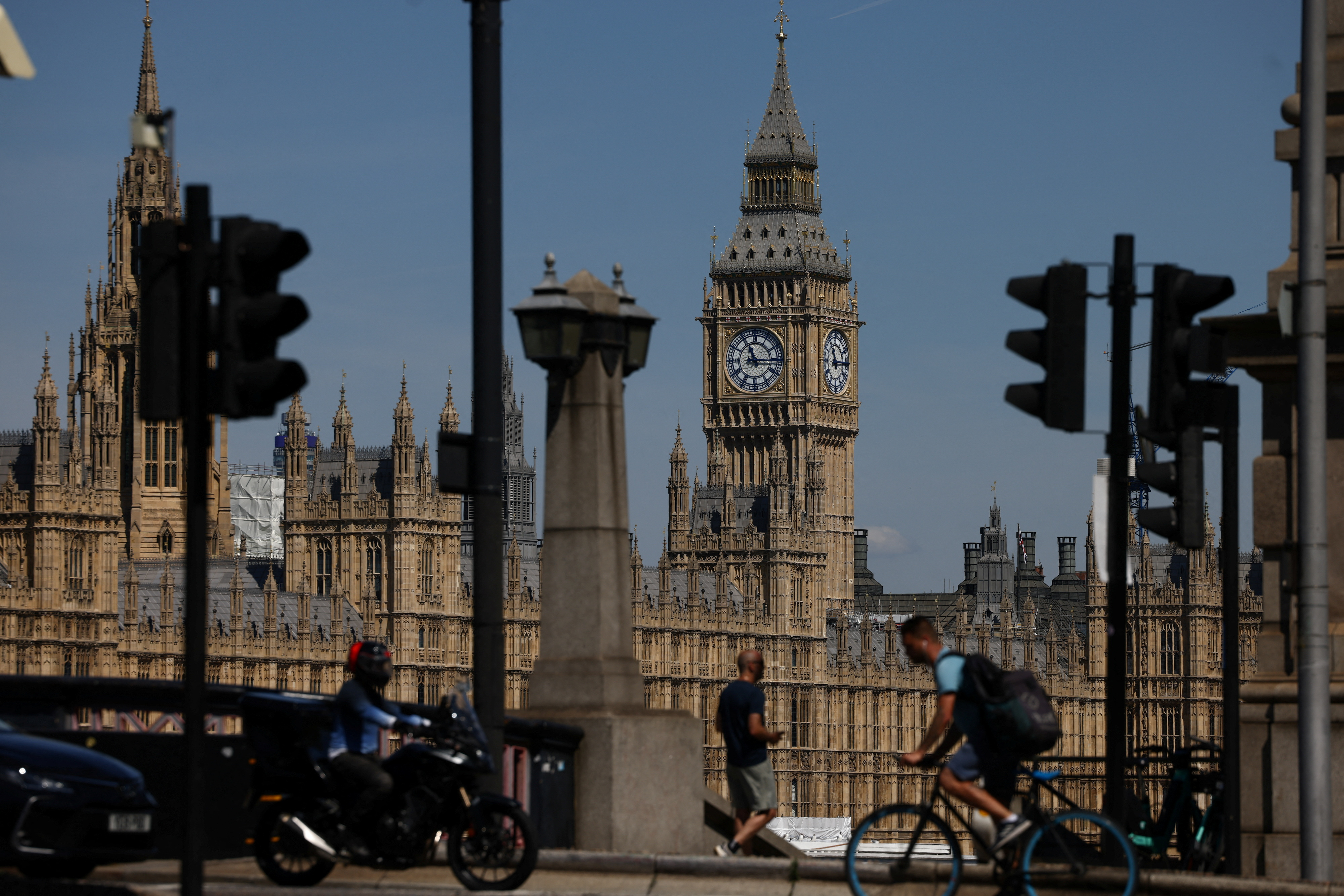 New UK prime minister to be announced on Sept 5 as tax dominates contest
