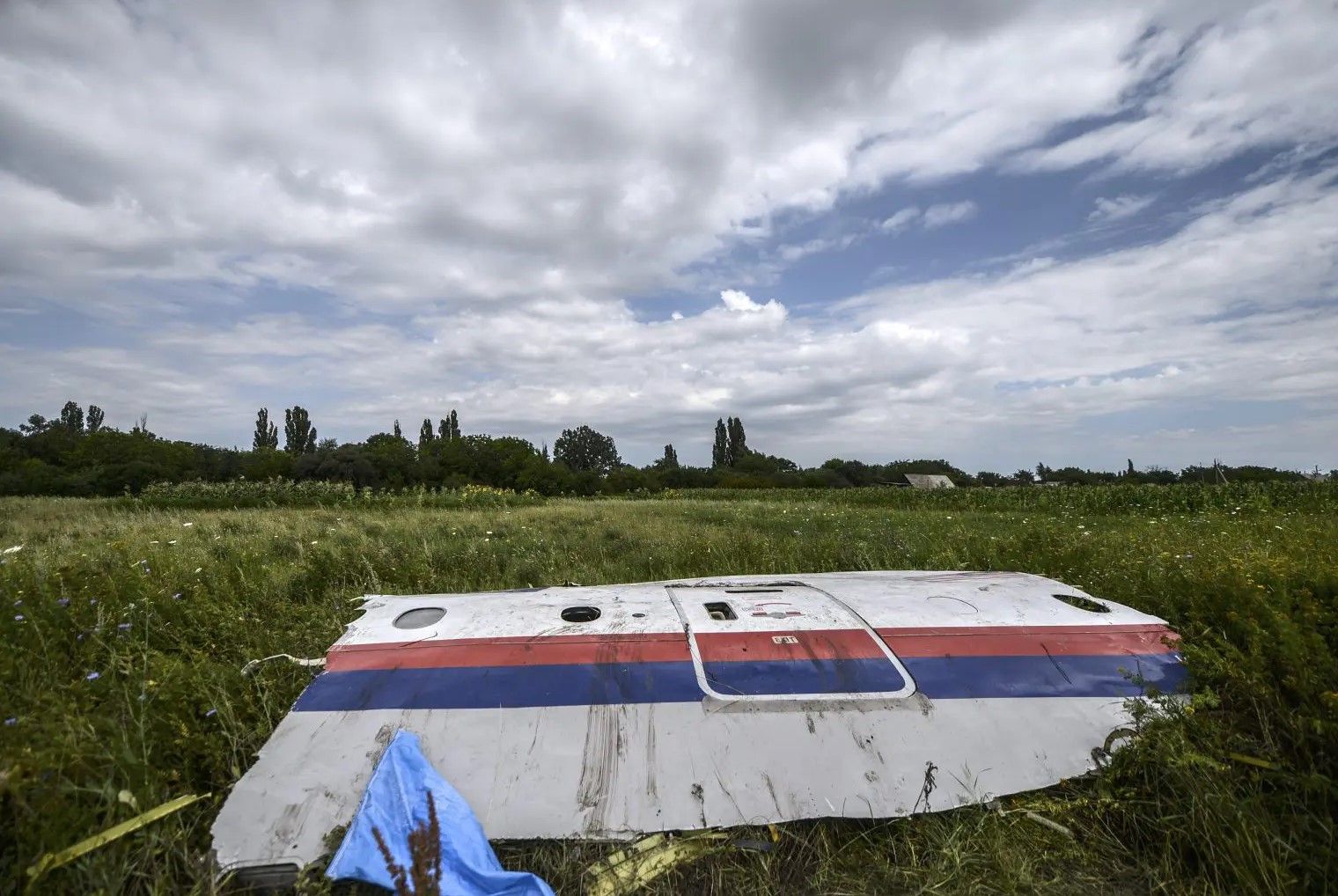 国会下议院为MH17客机事故默哀