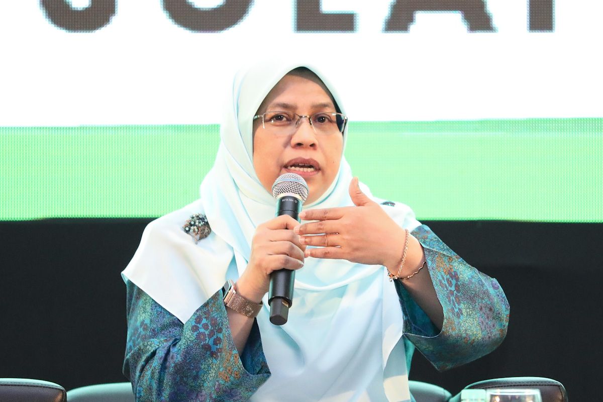 Pasang panel solar, LED di perumahan rakyat berlif galak amalan teknologi hijau