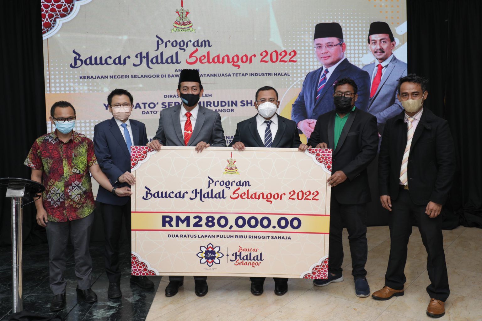 雪州100令吉的清真购物 达到三赢局面