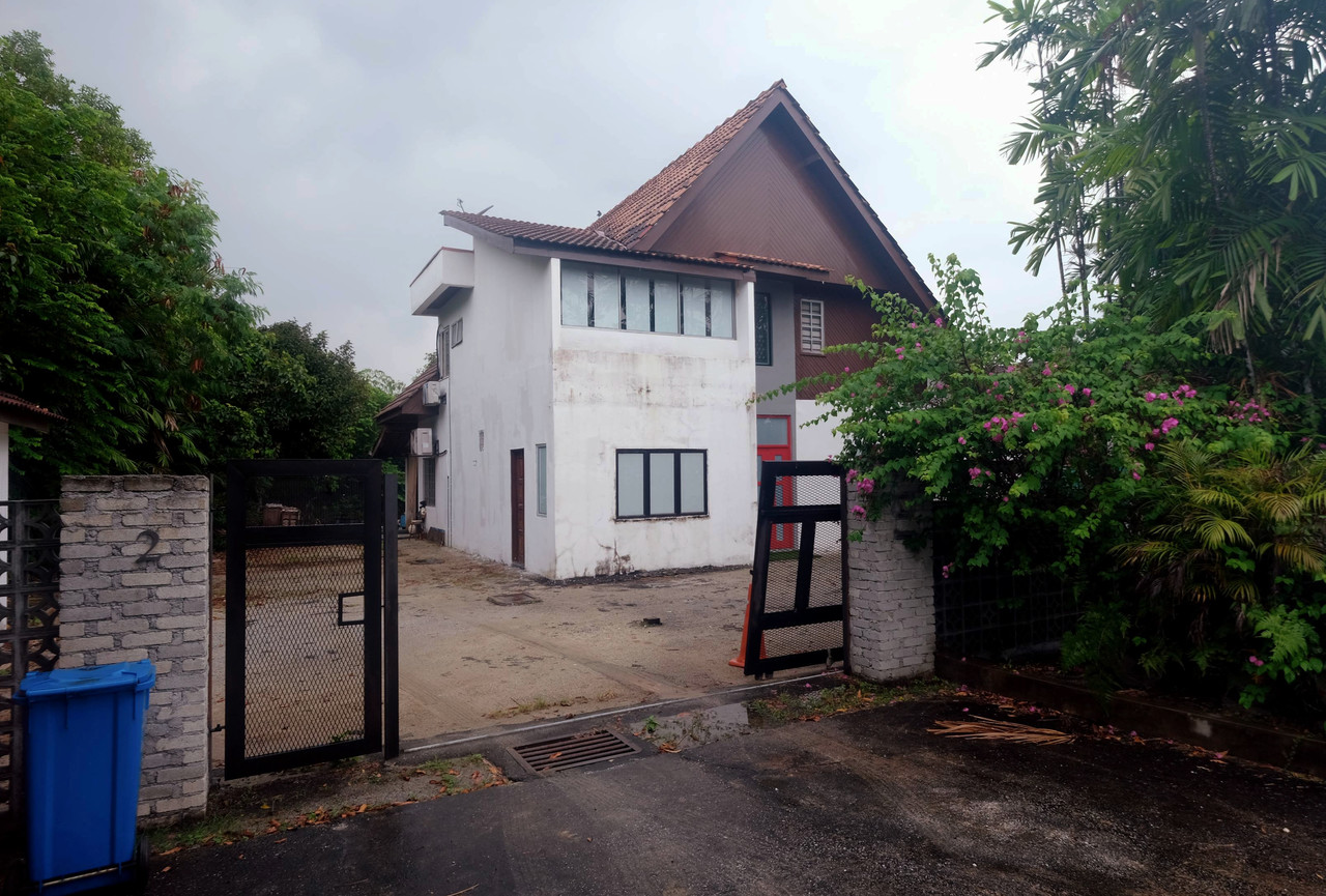 Forensik Bukit Aman periksa rumah bekas pembaca berita Zalina Azman