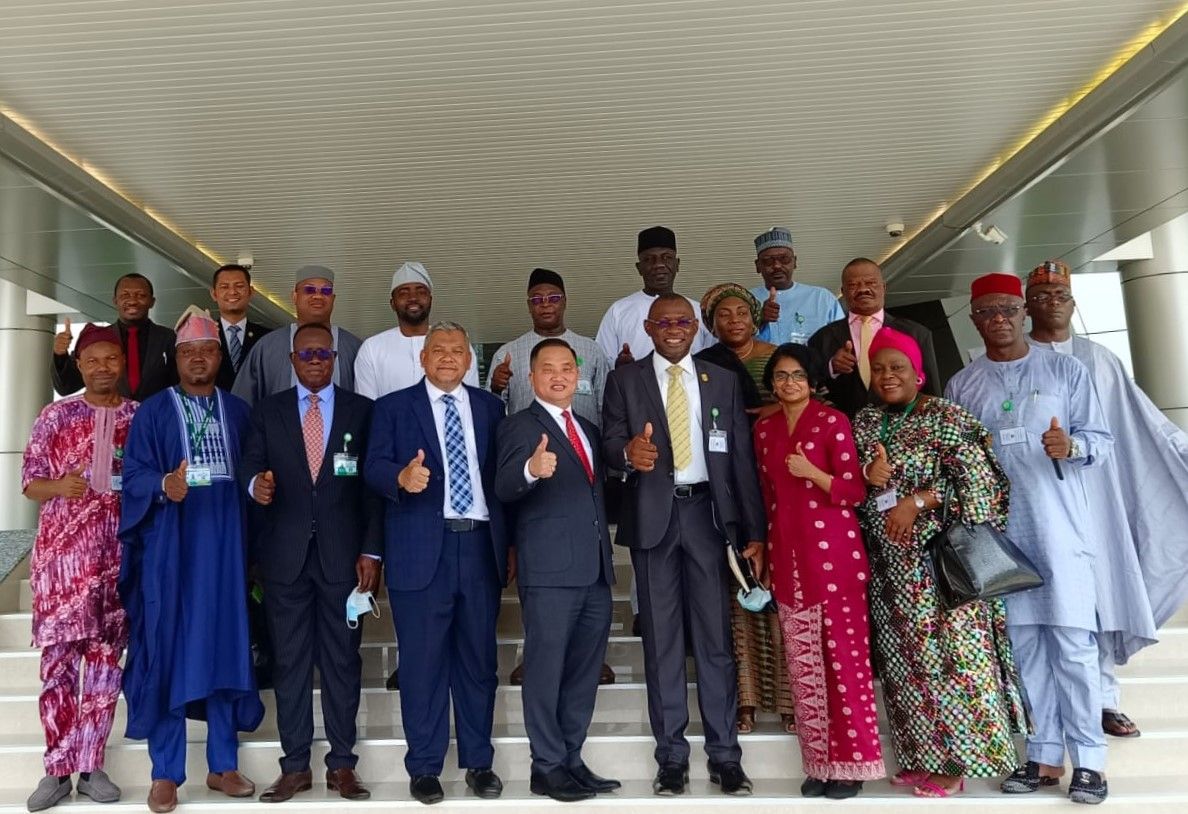 尼日利亚国家研究所 拜访雪州议会交流