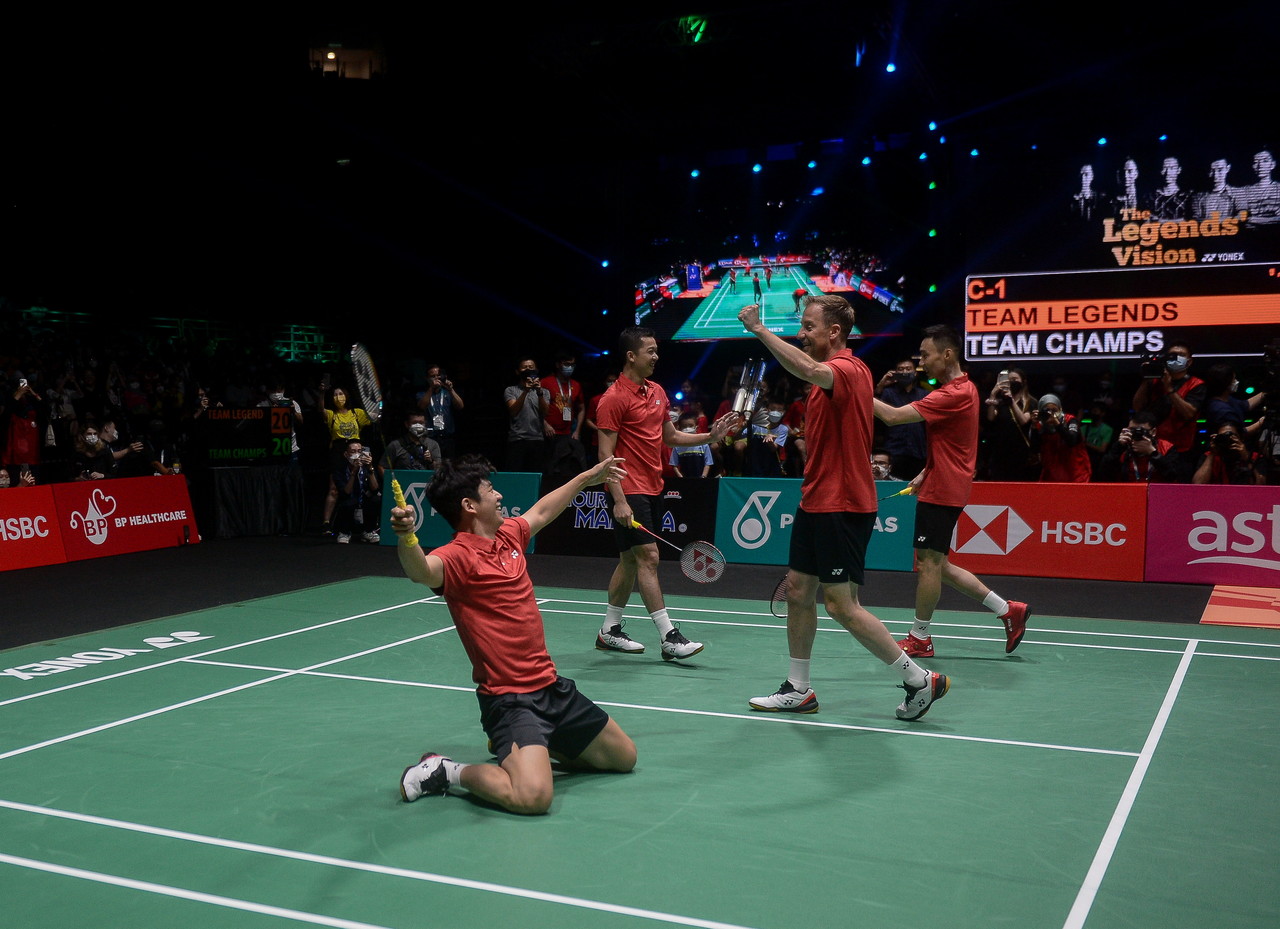 Chong Wei harap raketnya bawa tuah kepada Tze Yong
