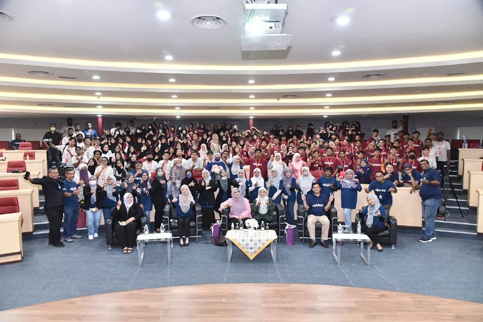 135 Yayasan Selangor students participate in Unisel STEM programme