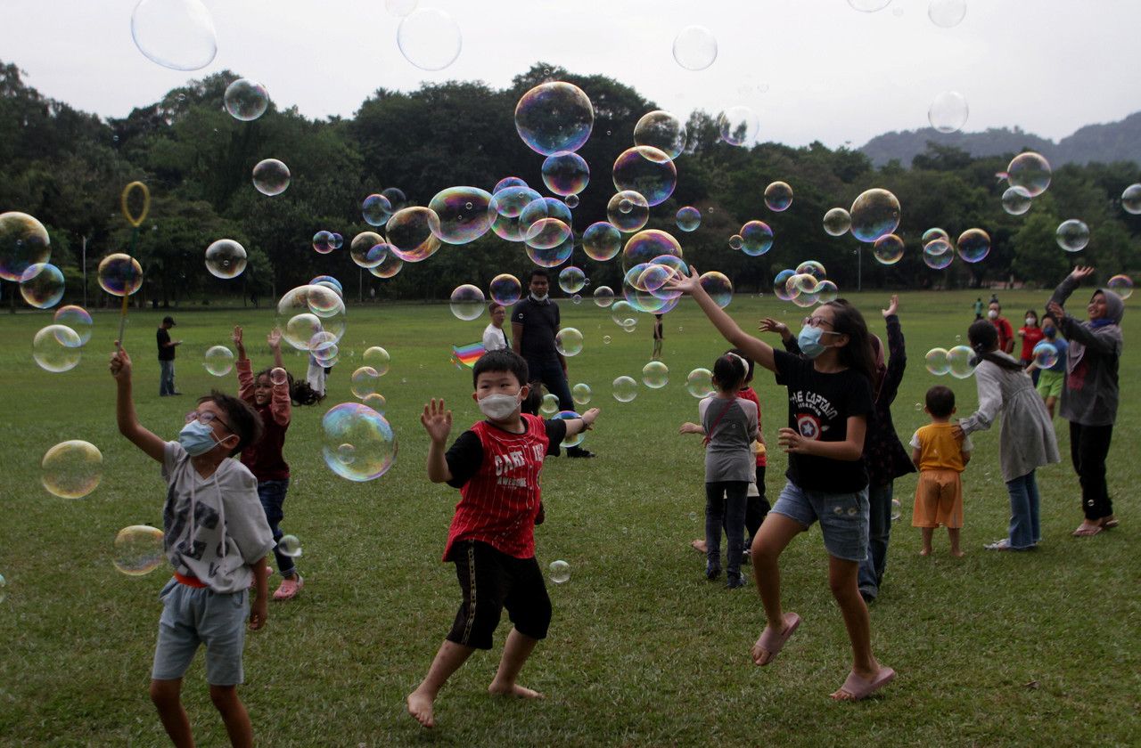 நாட்டில் மக்கள் தொகையின் ஆயுட்காலம் 75 ஆண்டுகளாக அதிகரிக்கும் என எதிர்பார்க்கப் படுகிறது