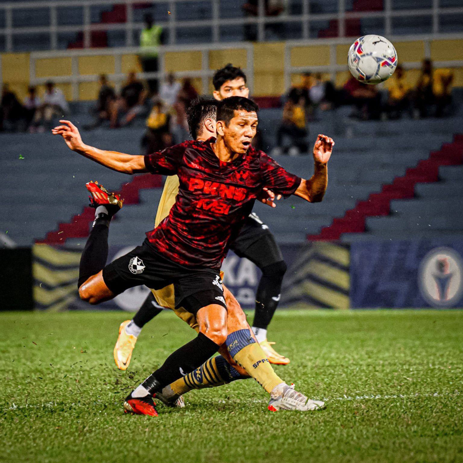 சூப்பர் லீக் கால்பந்து போட்டி- ஸ்ரீ பகாங் குழுவிடம் சிலாங்கூர் எப்.சி. தோல்வி