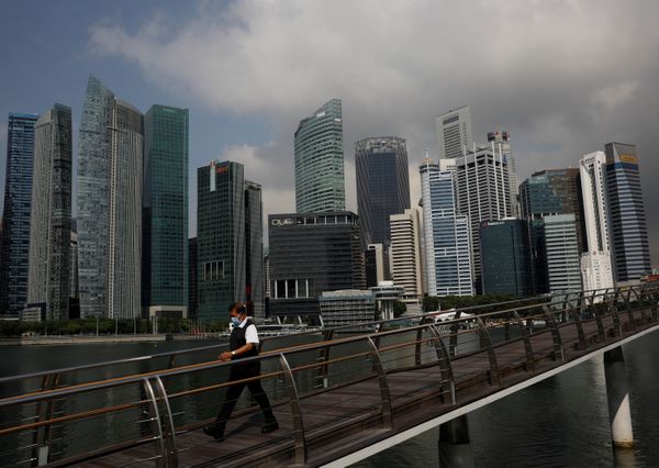 Singapore's GDP rises 4.8 pct in second quarter of the year, missing forecasts