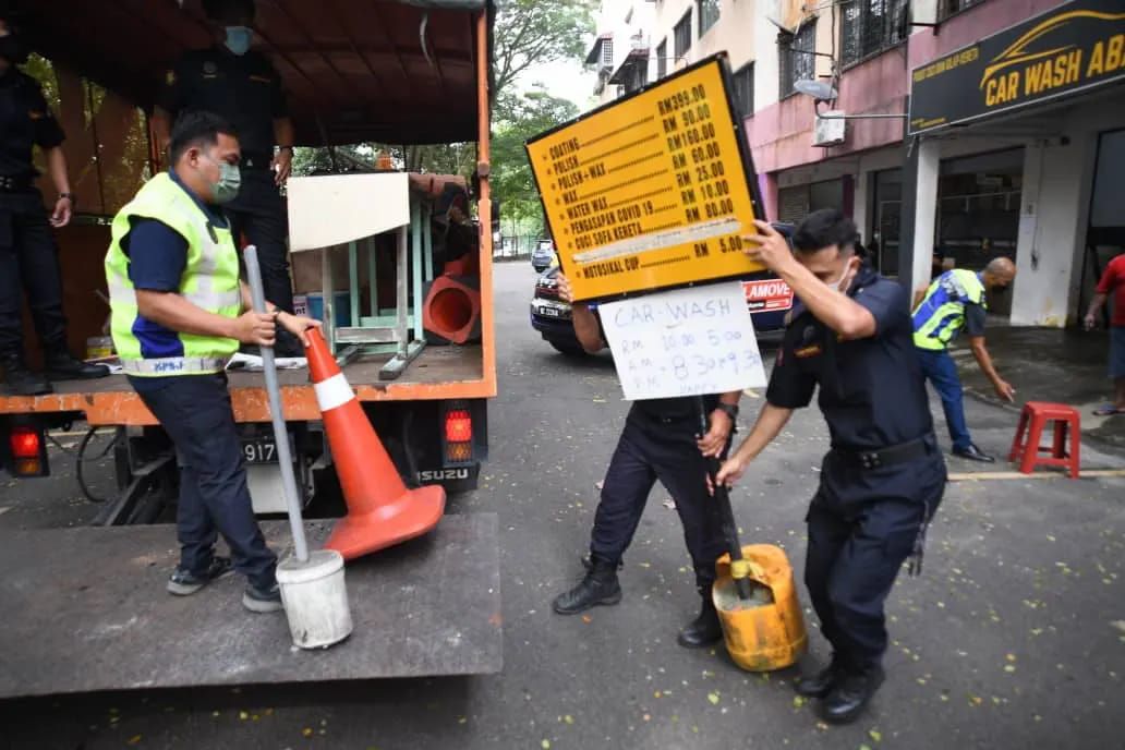 霸占停车位是不对的！ MBSJ扫除131个障碍物