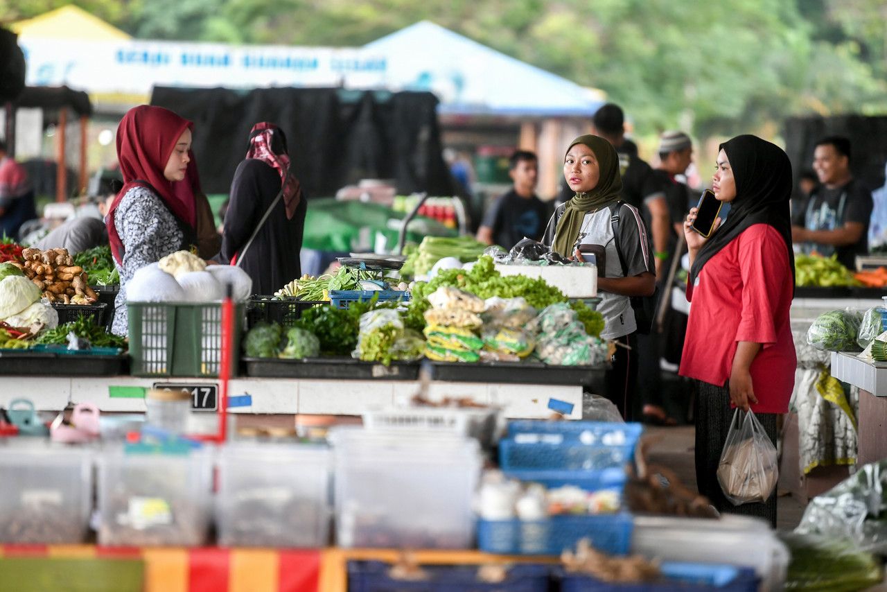 百物高涨令主妇吃不消  50令吉逛巴刹不够用！