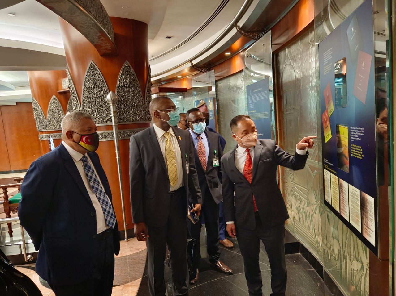 改革平台颁雪州“最民主州”称号 黄瑞林冀下届议会精益求精