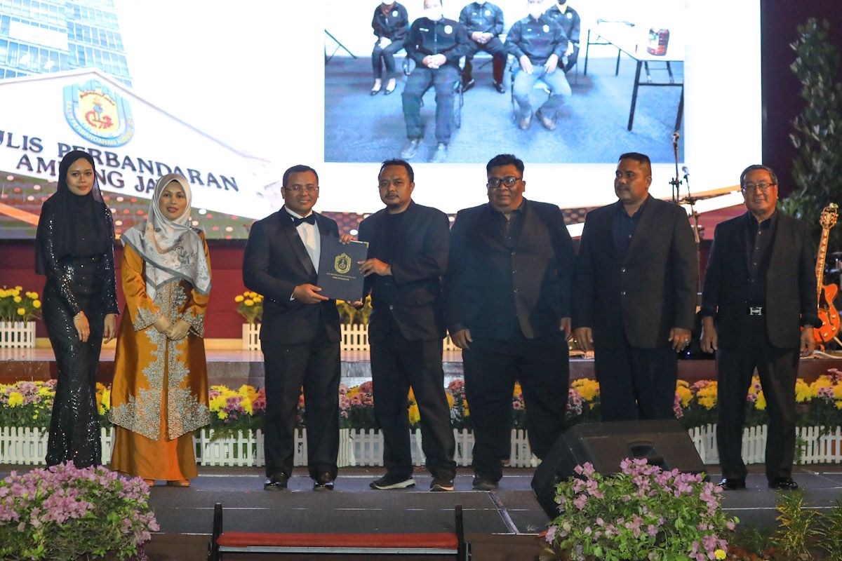 70 kakitangan MPAJ terima anugerah perkhidmatan cemerlang