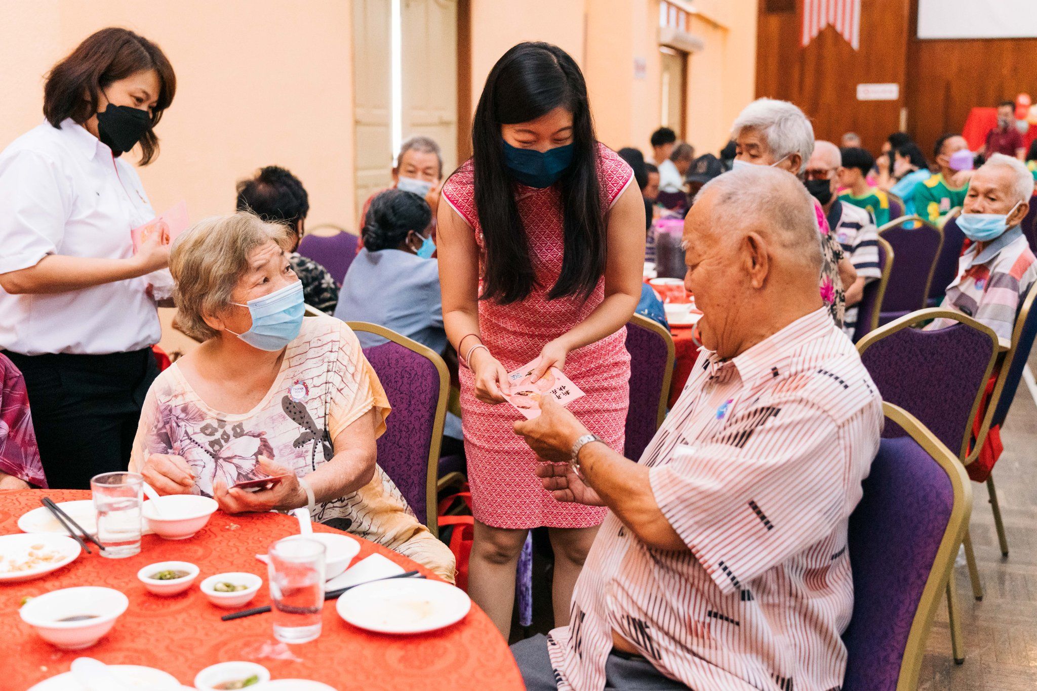 林怡威办双亲节与社区同乐 并拨款双溪威8团体