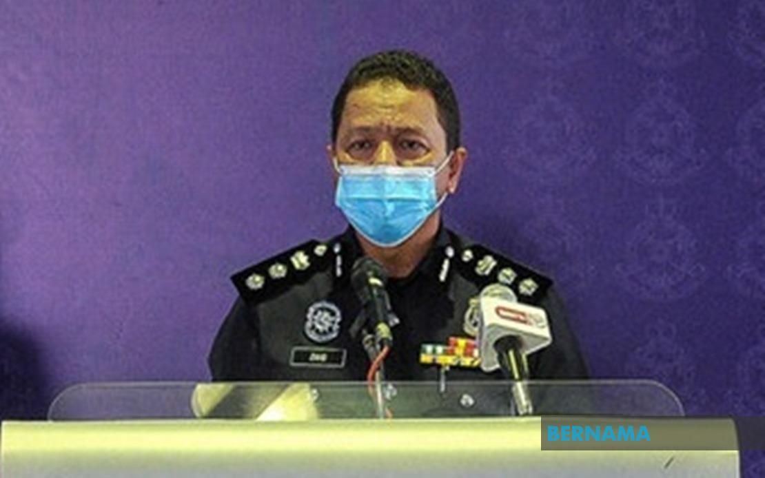 பறிமுதல் செய்யப்பட்ட வெ.28.3 லட்சம் வெள்ளி மதிப்புள்ள பொருள்களை போலீசார் அழித்தனர்