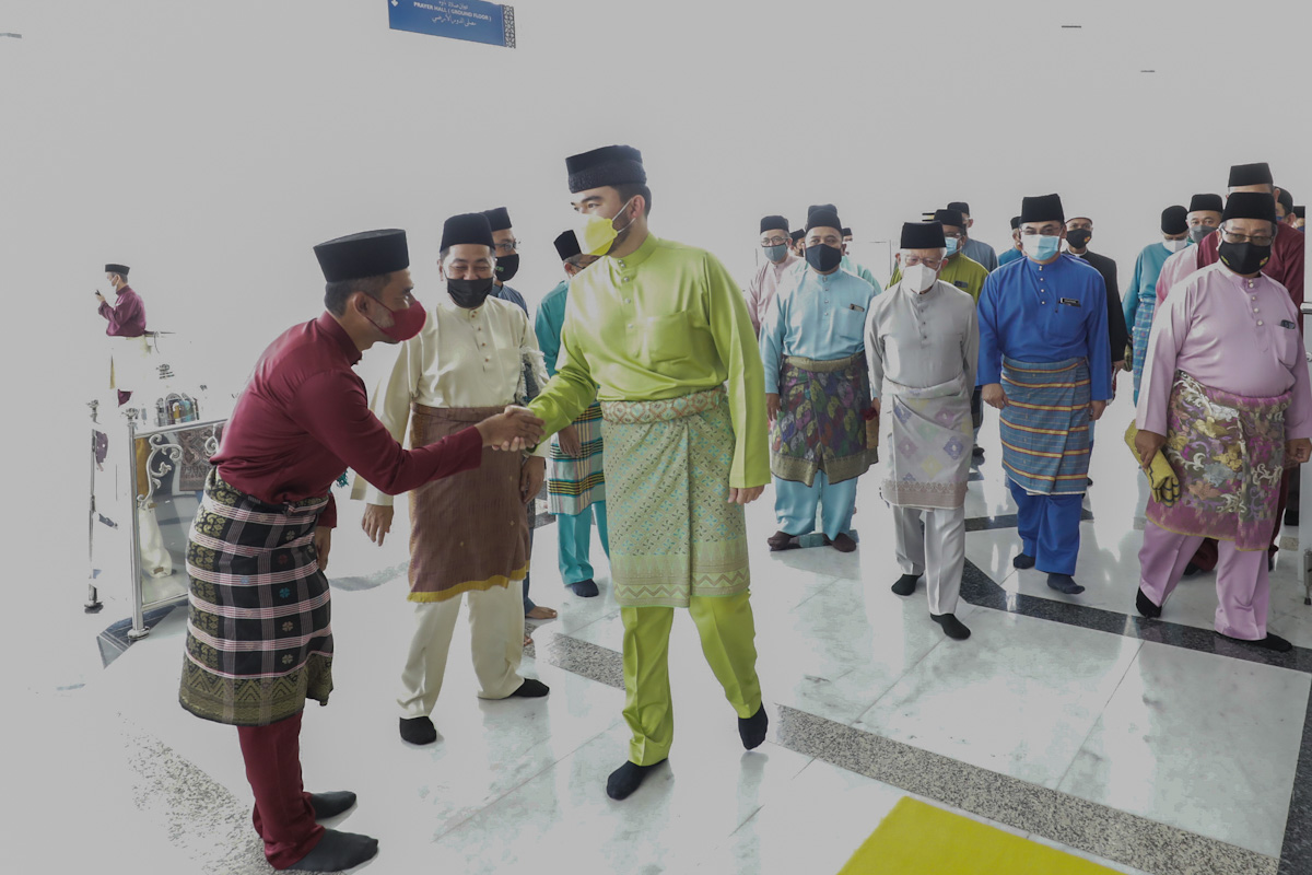 Raja Muda Selangor berangkat ke majlis doa selamat sempena Hari Kebangsaan