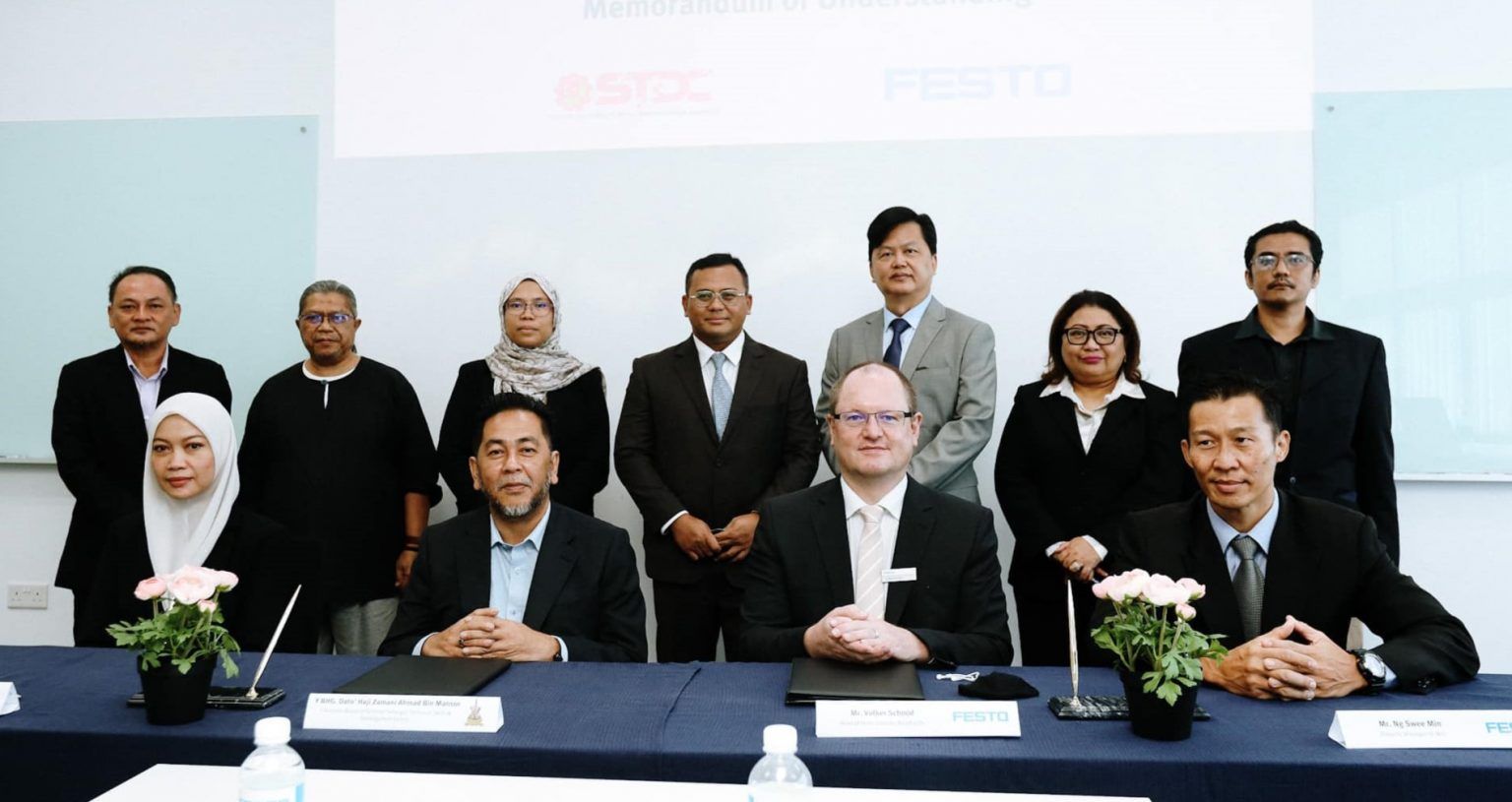 与新加坡2单位签备忘录 雪州向自动化领域迈进