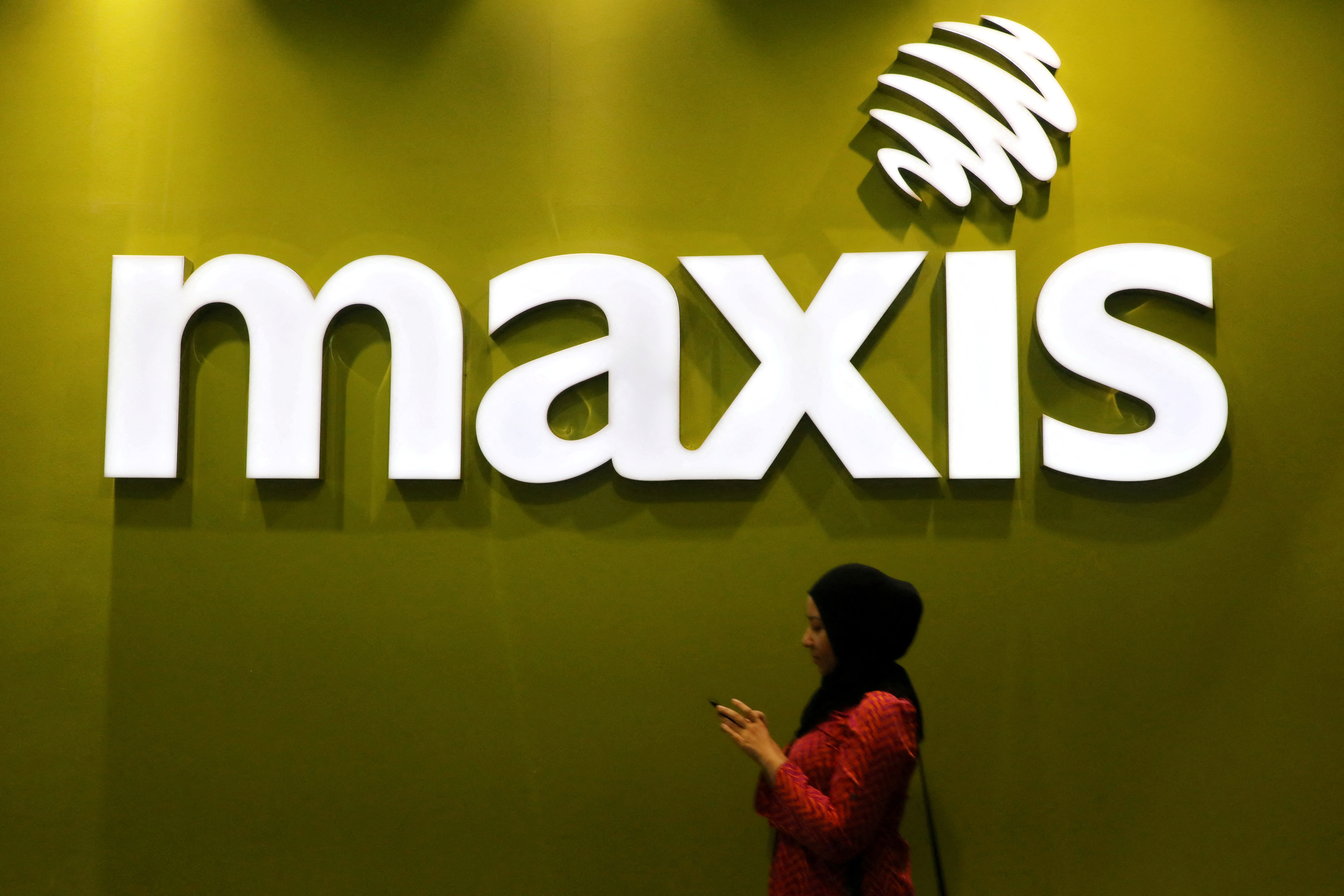 Malaysia's 5G plans hit as two carriers decline stakes in DNB