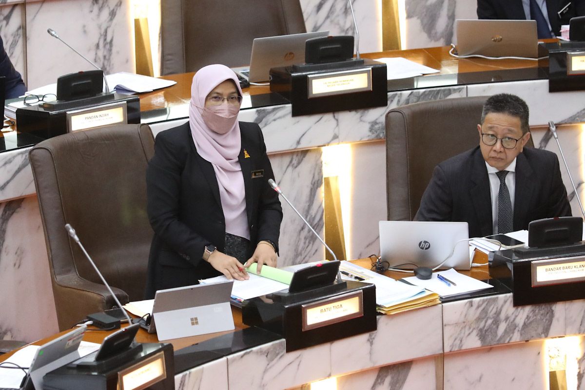 அனைத்து கட்டிடங்களிலும் எல்.இ.டி. சோலார் விளக்குகளை பொருத்தும் இயக்கம் தீவிரப்படுத்தப்படும்