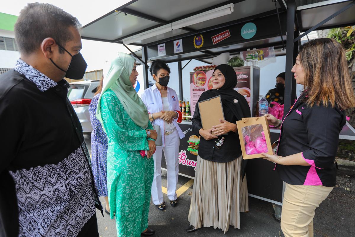 Empat tahun buntu cari wang, 'Burgernita' bantu ibu tunggal jana pendapatan semula