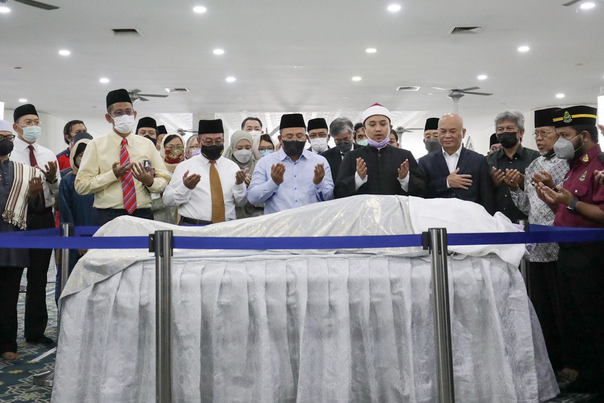 MB, pimpinan negeri beri penghormatan terakhir kepada Allahyarham Abdul Khalid