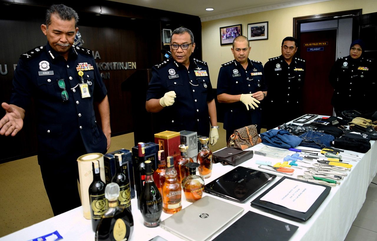 வீடு புகுந்து திருடும் கும்பல் முறியடிப்பு- இரு பெண்கள் உள்பட ஐவர் கைது