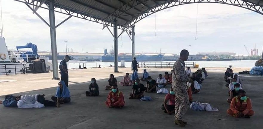 Bot penyeludup karam: Seorang maut, 35 pendatang asing diselamatkan