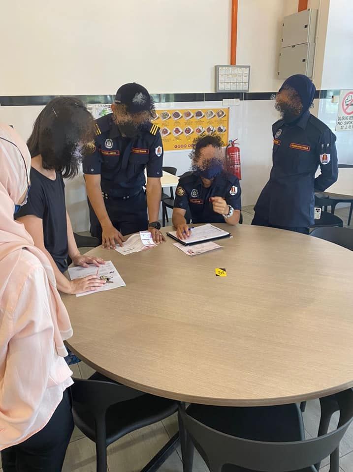 விதிமுறைகளைப் பின்பற்றத் தவறிய உணவகத்திற்கு ஐந்து குற்றப்பதிவுகள்