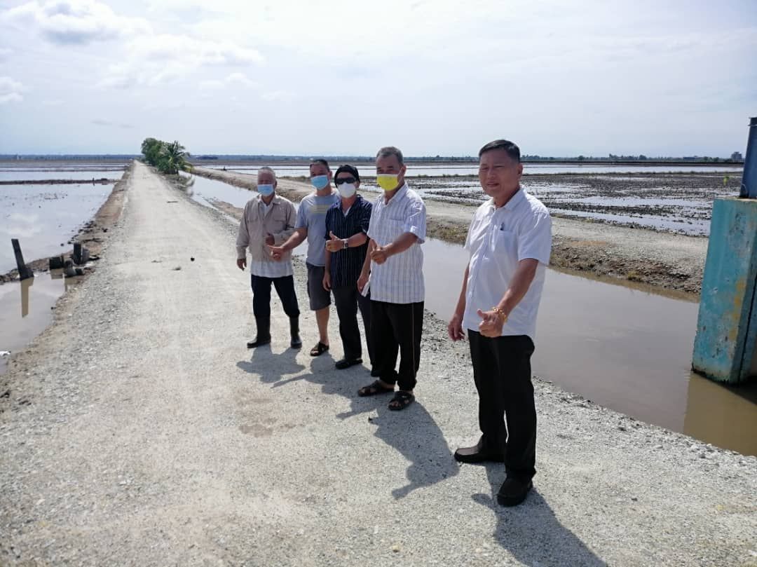 适耕庄B村3条稻田路 获拨款重铺砂石