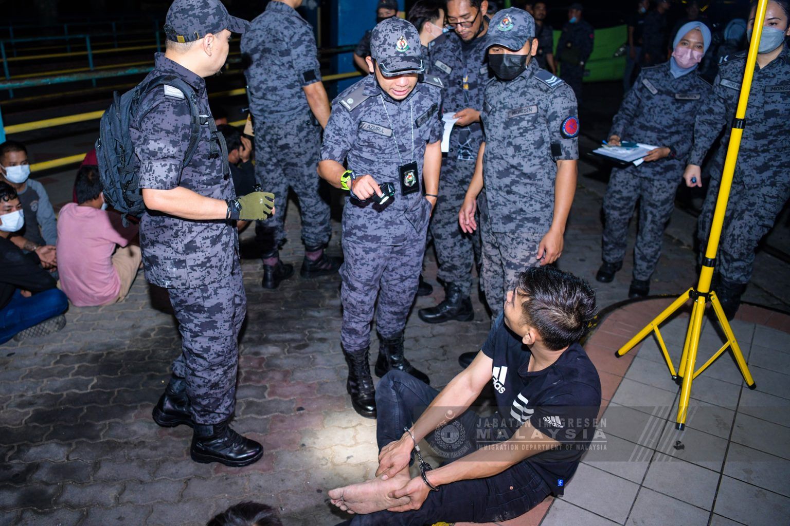 外籍承包商遇取缔 4楼跳下图逃逸被捕