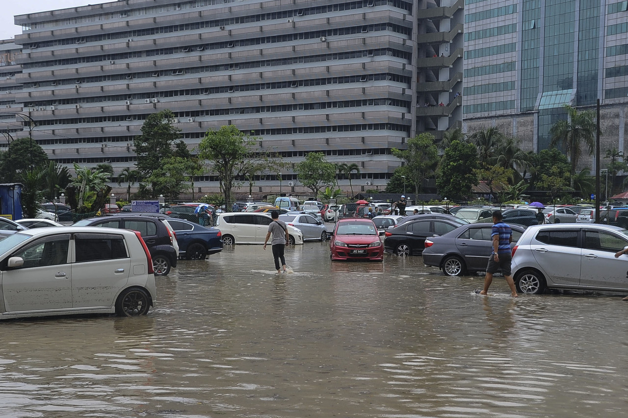 Possible flash floods in Johor, Pahang, Sarawak — DID