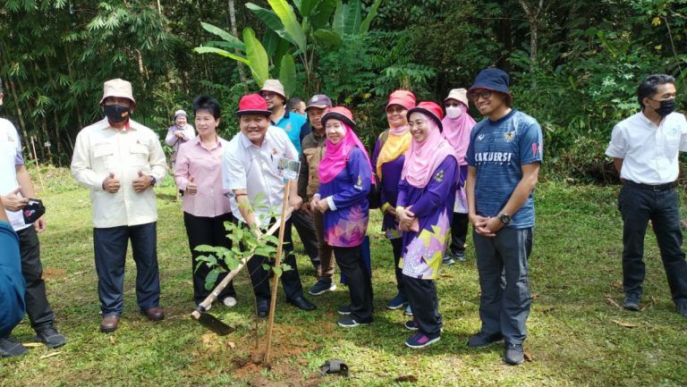 乌雪Puspanita昨办河流清洁与种树活动 许来贤：有助推动环境永续