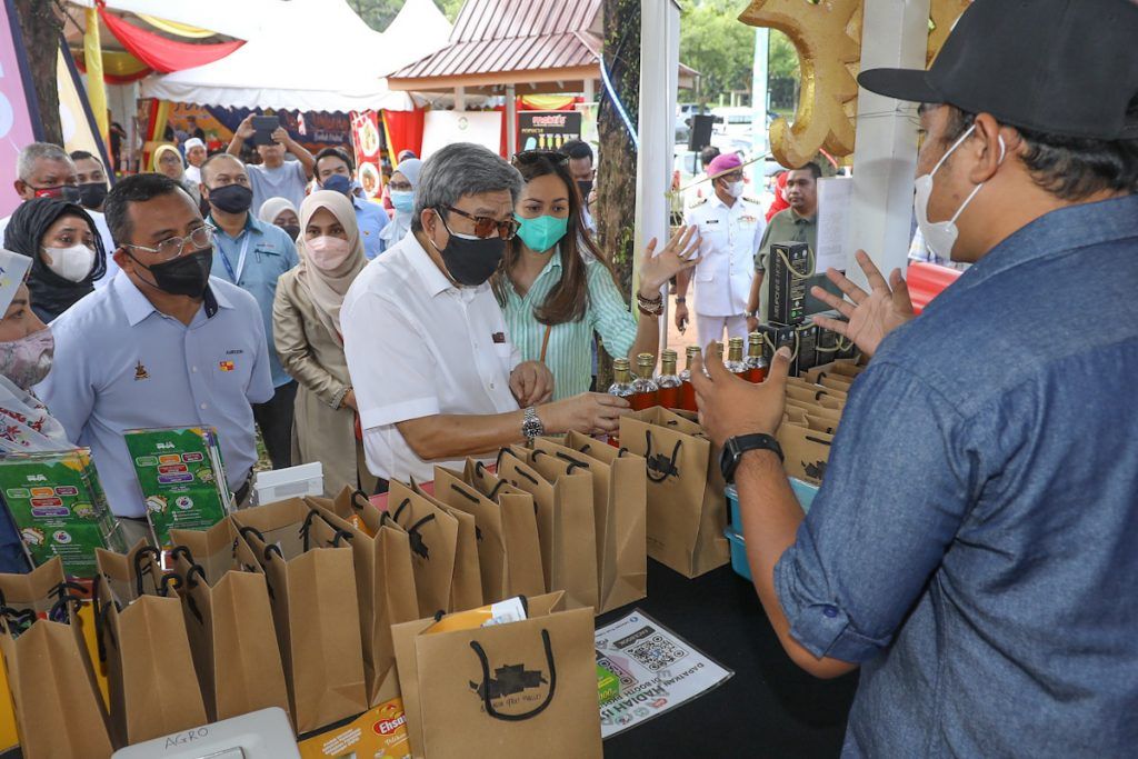 2022 MAHA 2022: Sultan Sharafuddin, Tengku Permaisuri visit Selangor Pavilion