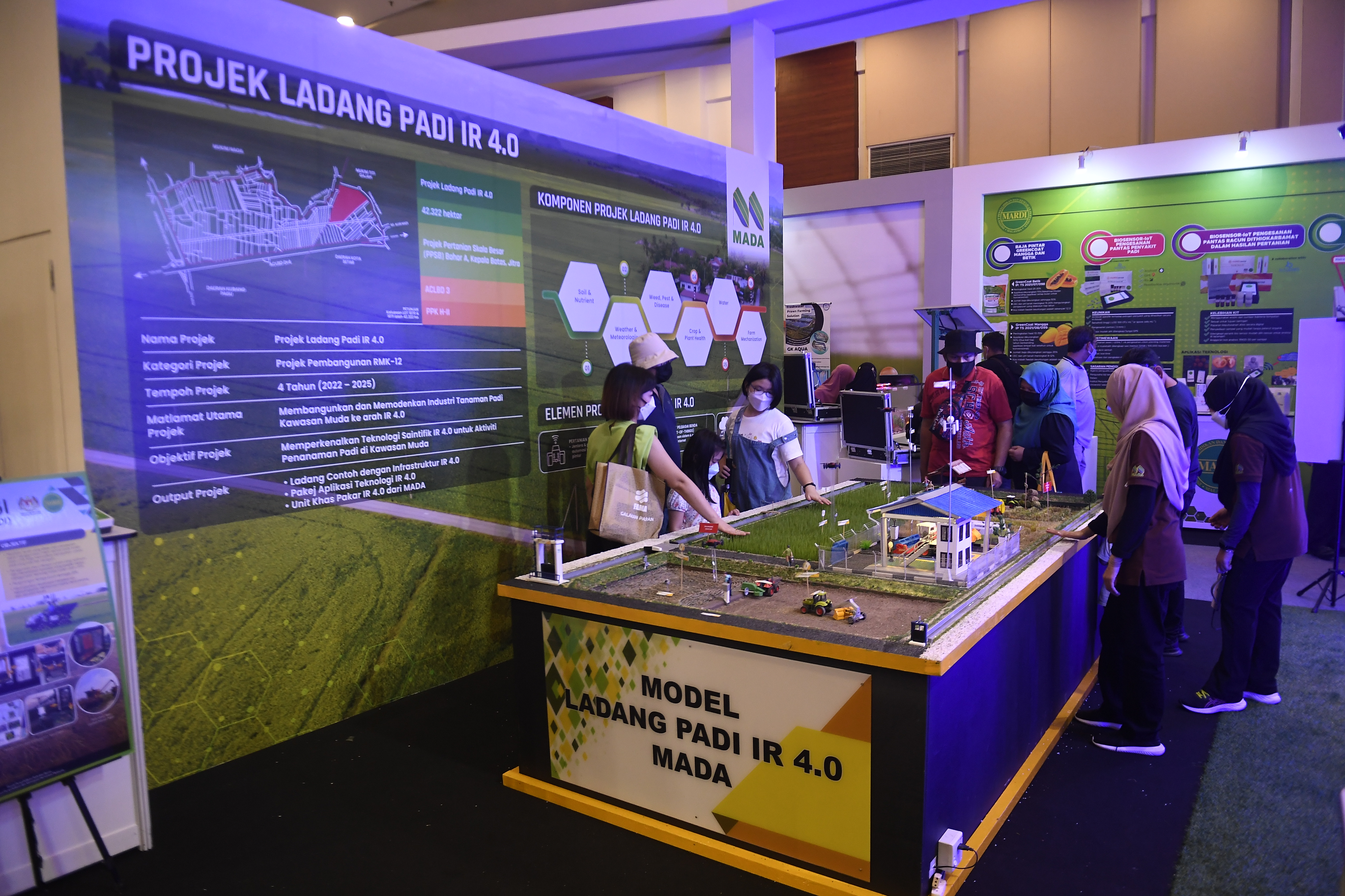 Rasai pengalaman tuai padi di MAHA 2022