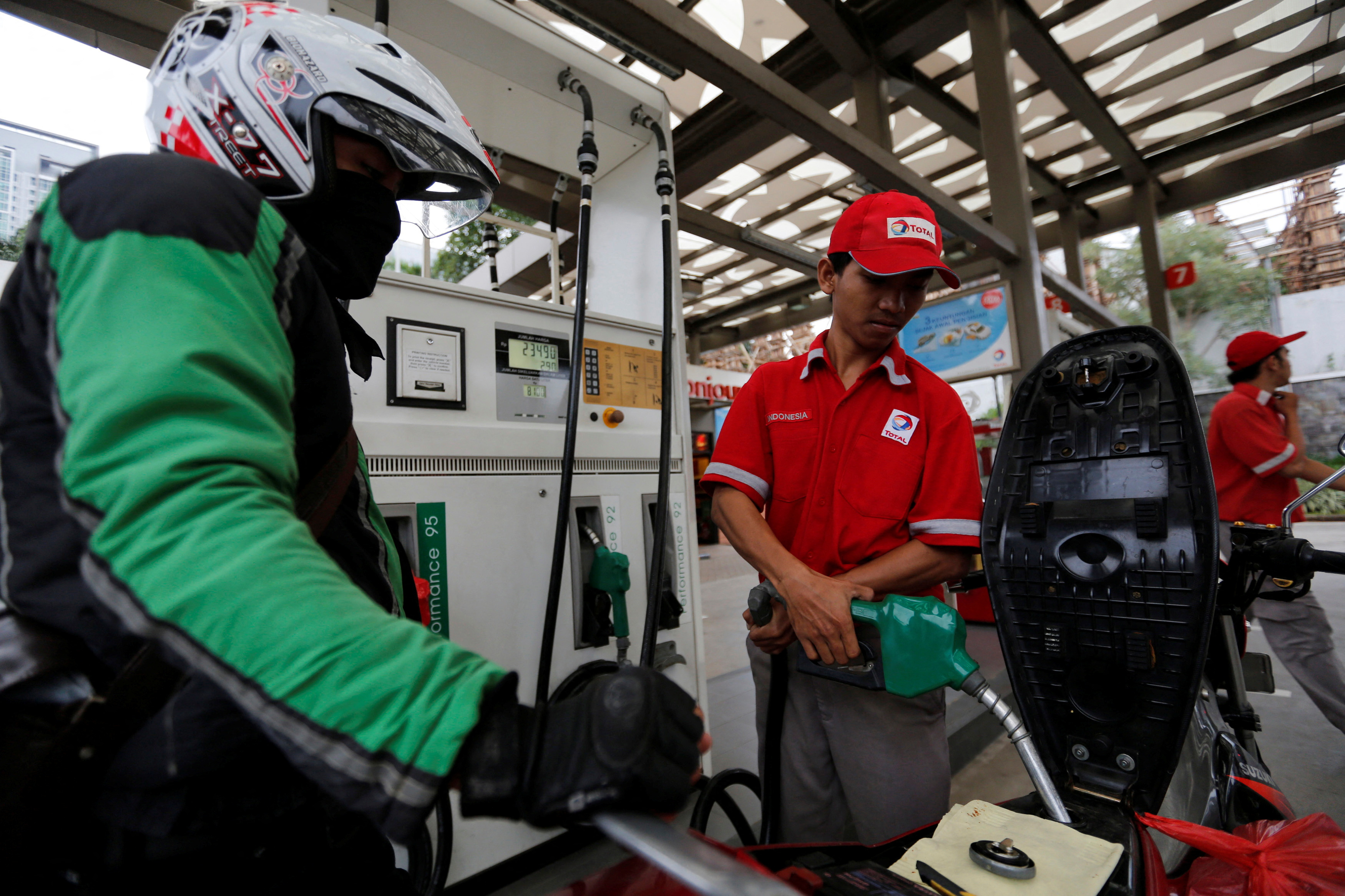 Indonesia to shift US$1.6 bln portion of fuel subsidy budget to welfare programmes