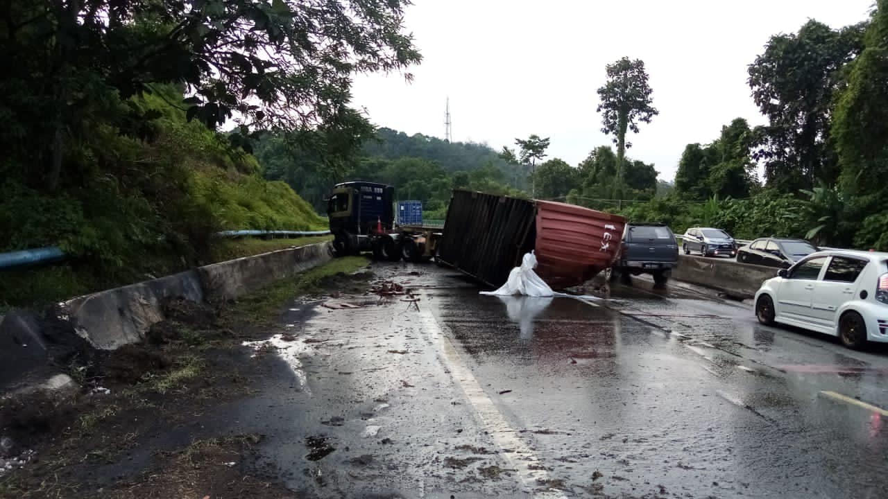 No chemical traces found in Sg Langat following highway chemical accident — Exco