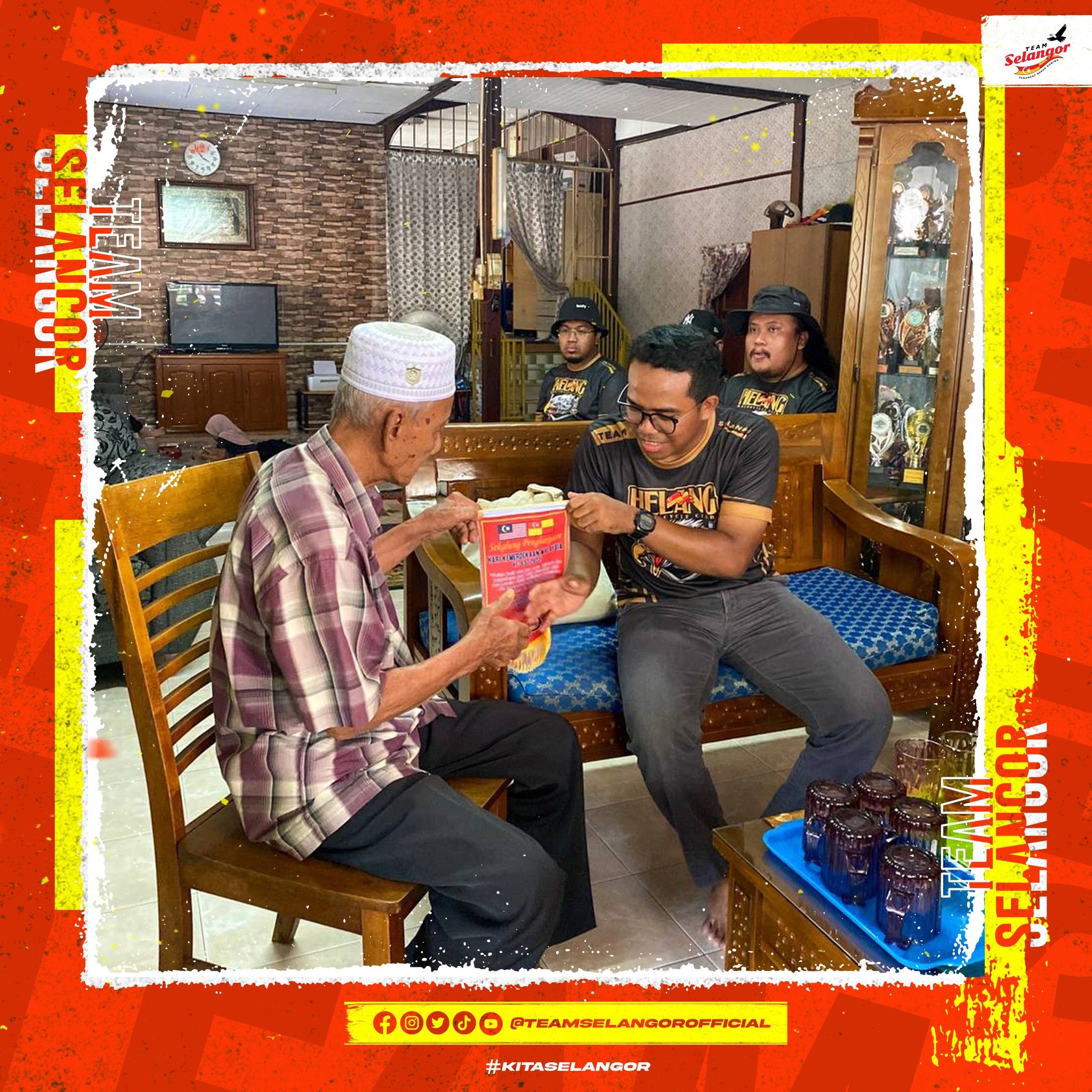 雪州义工队与鹰摩托车俱乐部另类方式游行。有意义的庆祝国家独立65周年