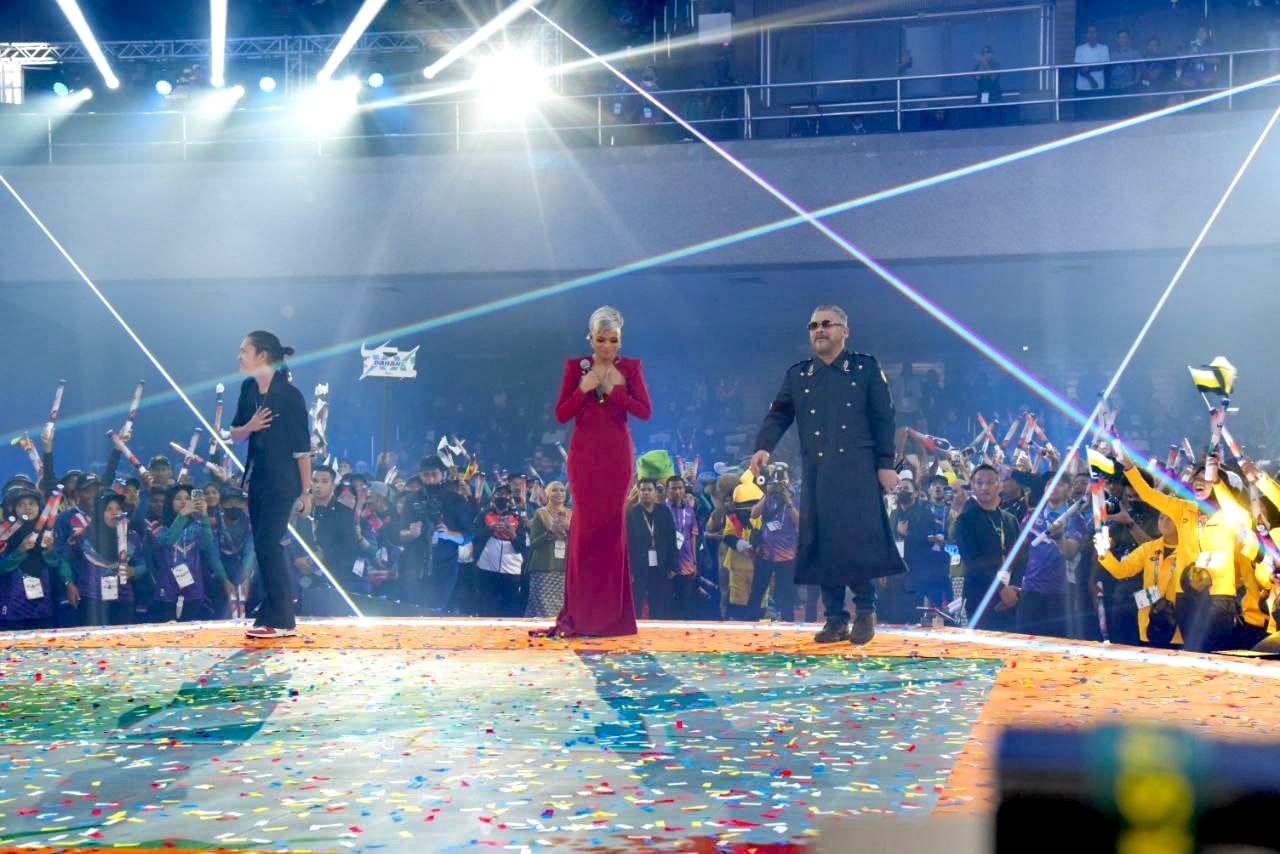 Awie, Jaclyn Victor dan Amir Masdi hangatkan perasmian SUKMA ke-20