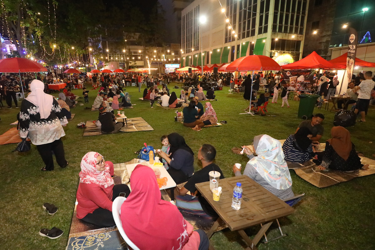 Various fun activities at BoomTown@Klang generate income for micro-entrepreneurs