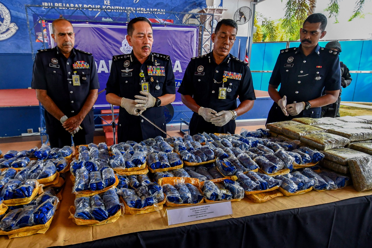 Cops nab five men, seize drugs worth RM6.4 mln