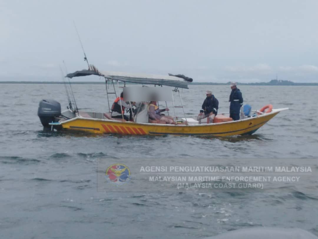 船只无执照.舵公没证书 钓鱼船瓜雪海域遭扣查