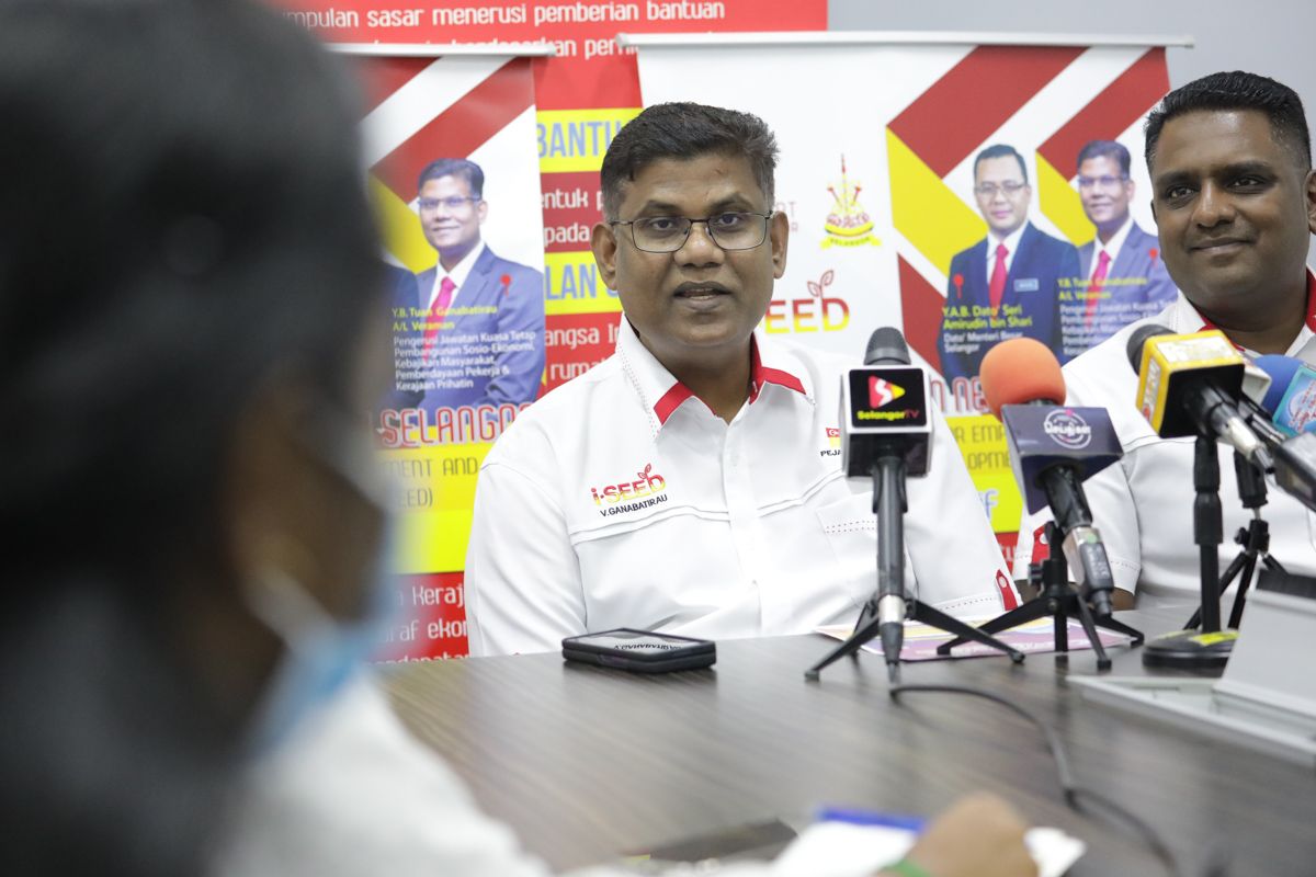 சிலாங்கூர் கோத்தா கெமுனிங் சட்டமன்றம் வெள்ள தடுப்பு நடவடிக்கைகளை மேற்கொள்கின்றது